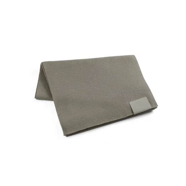 Schal aus recyceltem Polyester (100 % rPET) mit Aufnäher zur individuellen Veredelung - SERENITY - Hellgrau