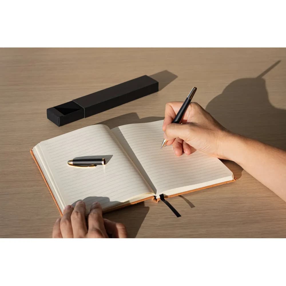 Metallroller mit goldenen Akzenten - EZEKIEL ROLLER - Schwarz