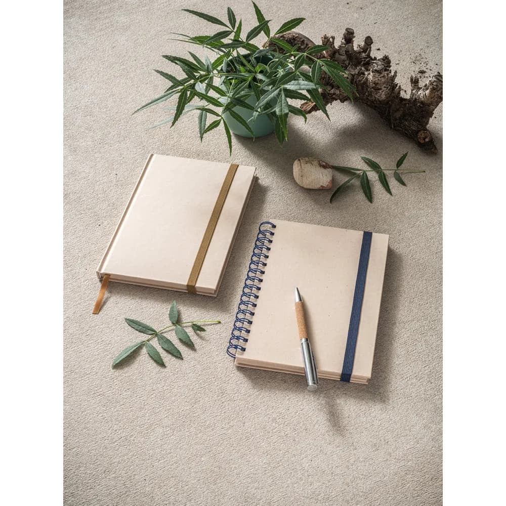 A5-Notizbuch mit festem Einband, hergestellt aus Zuckerrohrpapier (80 % zuckerrohr) mit linierten Seiten - DICKINSON - Natur