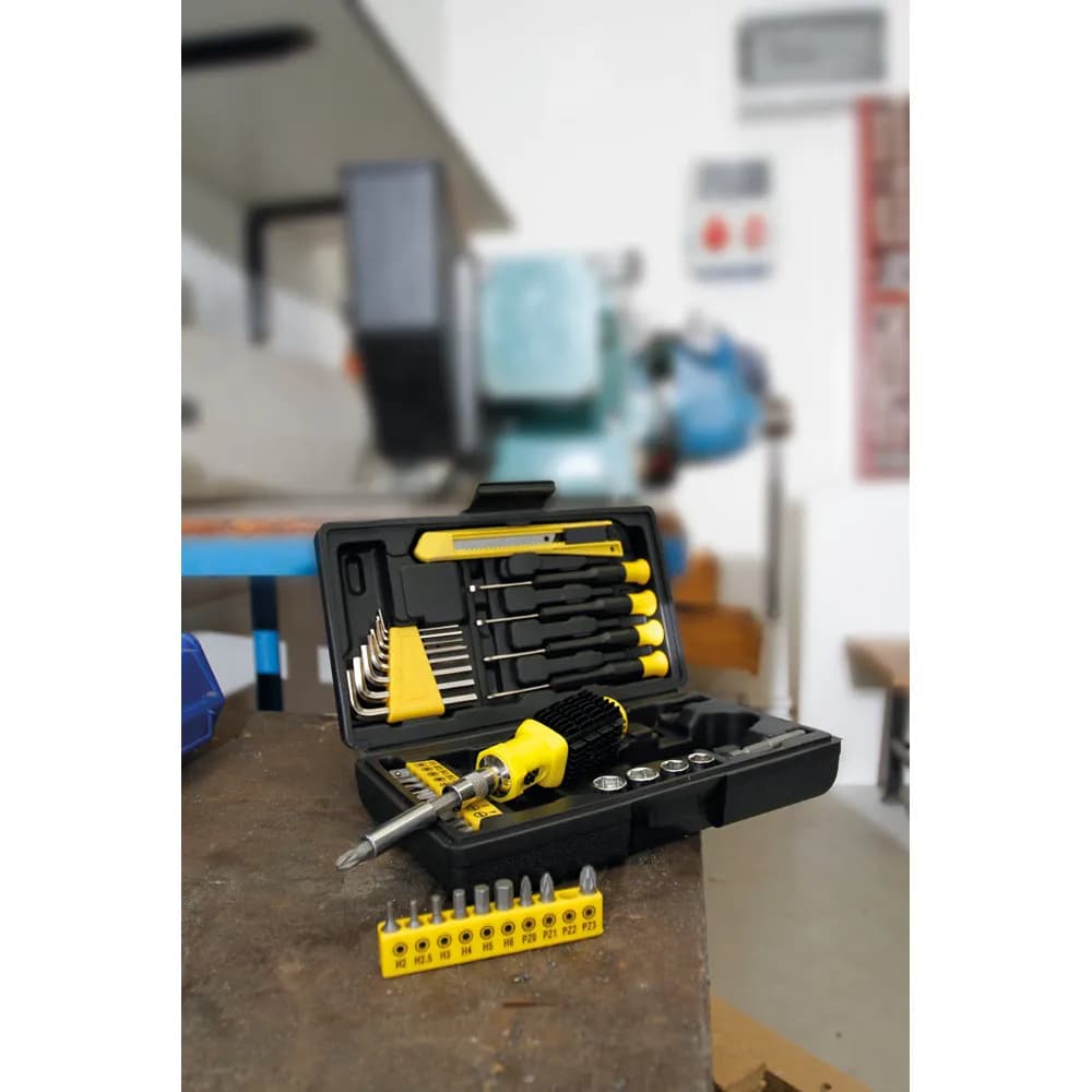 Werkzeugset besteht aus 45 Teilen - TUFF - Schwarz