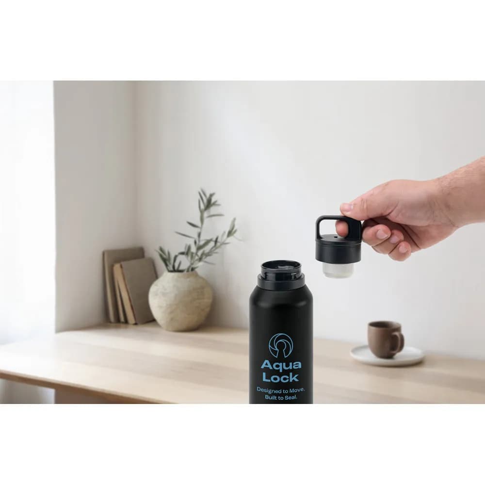 Edelstahlflasche (91% recycelt) mit vakuumisolierter Doppelwand 590 mL - NICKLAUS - Schwarz