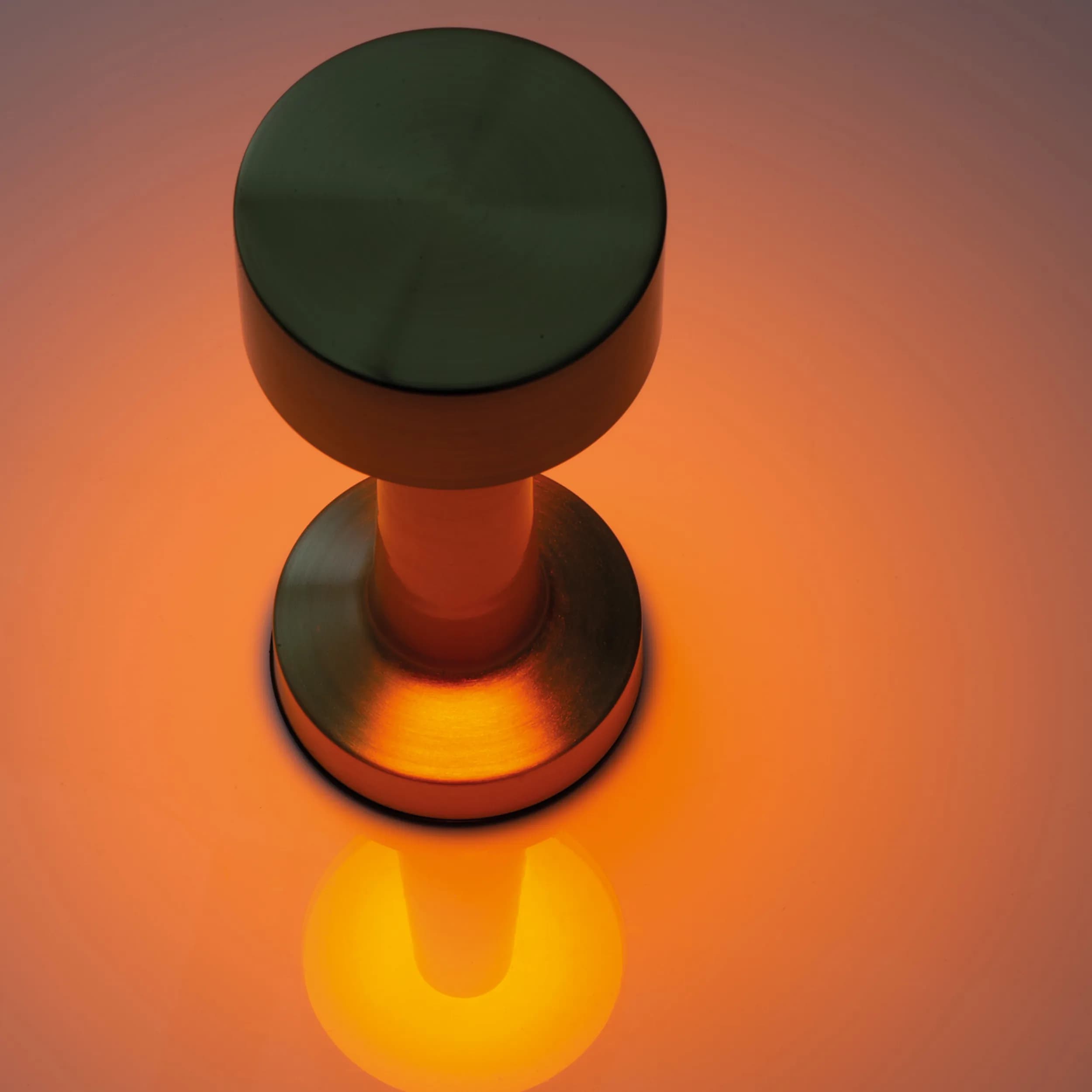 Tischlampe aus Edelstahl mit Akku ILSE - kupfer