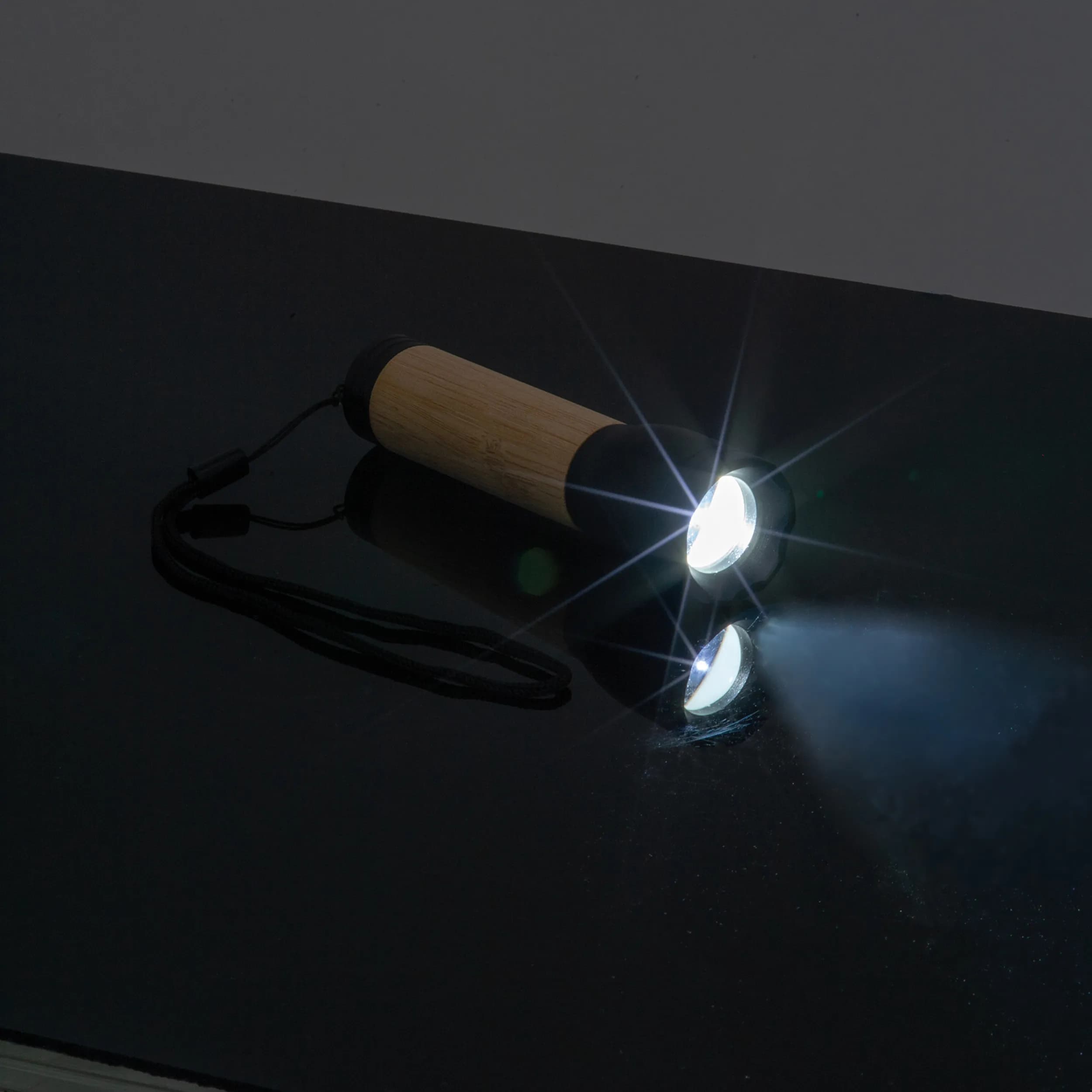 Bambus Taschenlampe mit Akku TRAVIS - beige