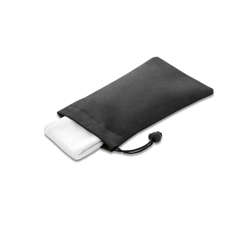 Sporthandtuch aus recyceltem Polyester (100% rPET) dient zur Erfrischung mit Vliesstoffbeutel - BERNAL - Weiß