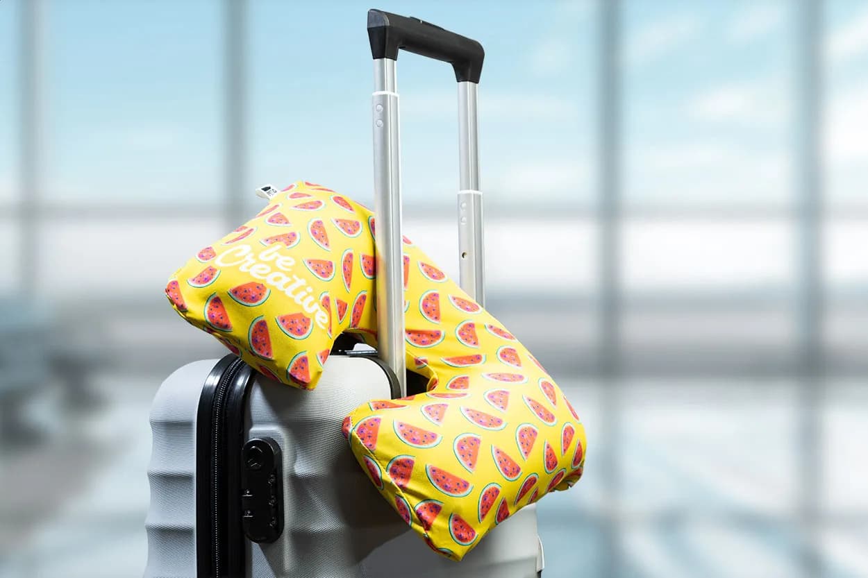 Individuelles Reisekissen - CreaNap - weiß