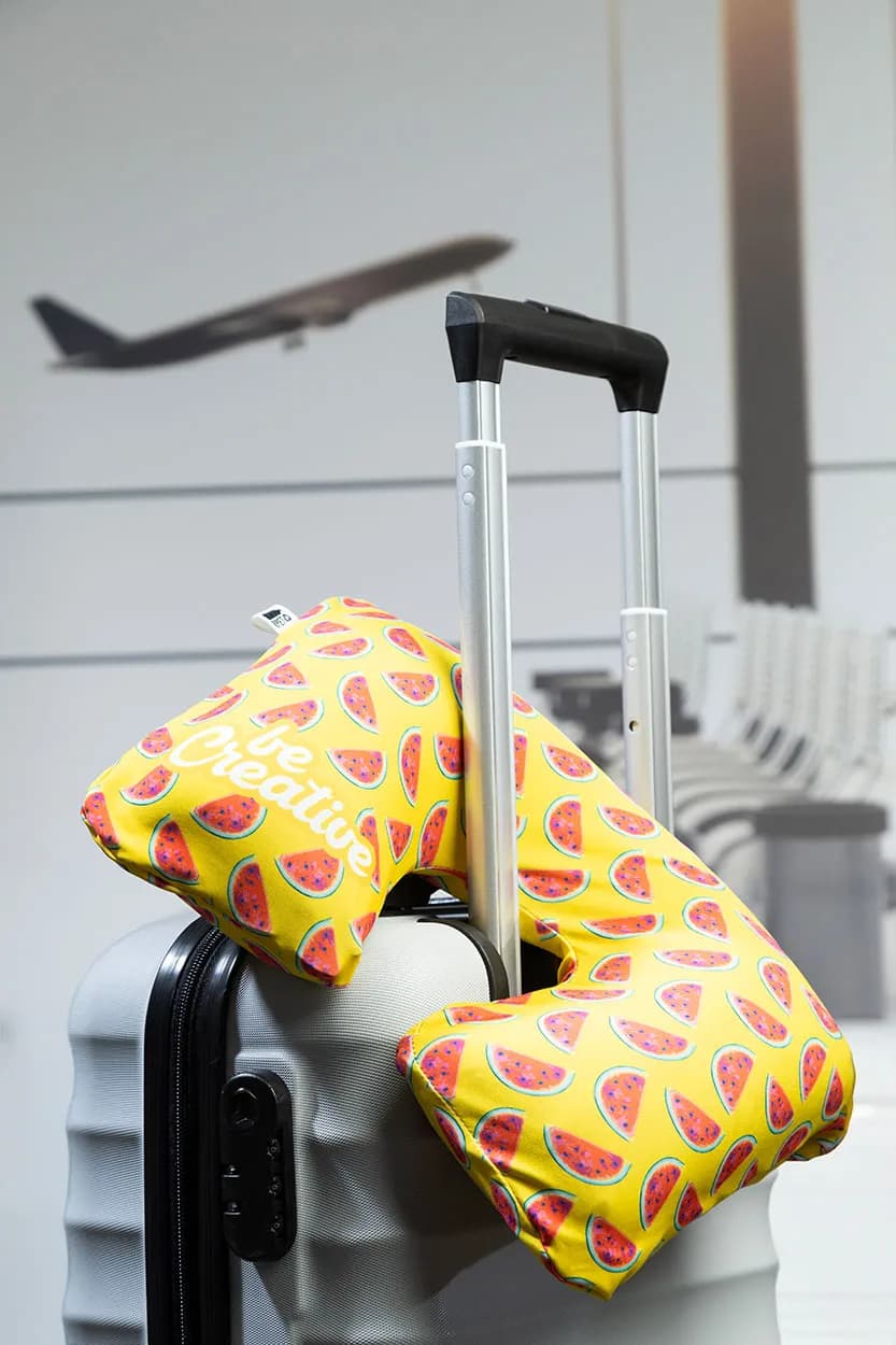 Individuelles Reisekissen - CreaNap - weiß