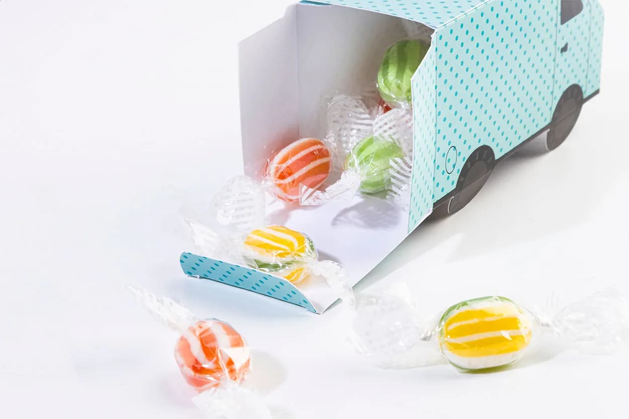 Individuelle Süßigkeitenbox - CreaCandy Truck - weiß