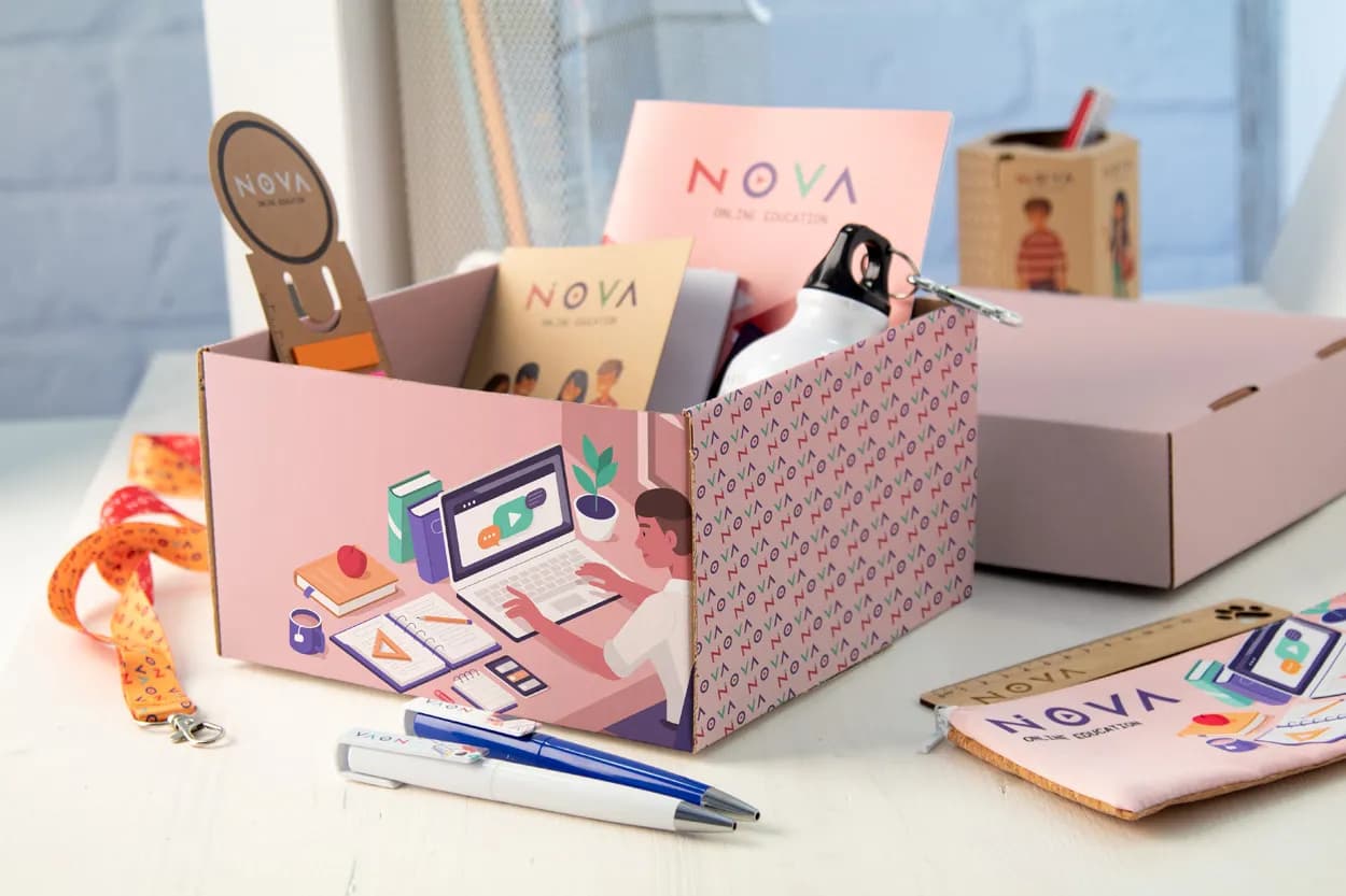 Geschenkbox - CreaBox Gift Box Plus S - weiß (-01)