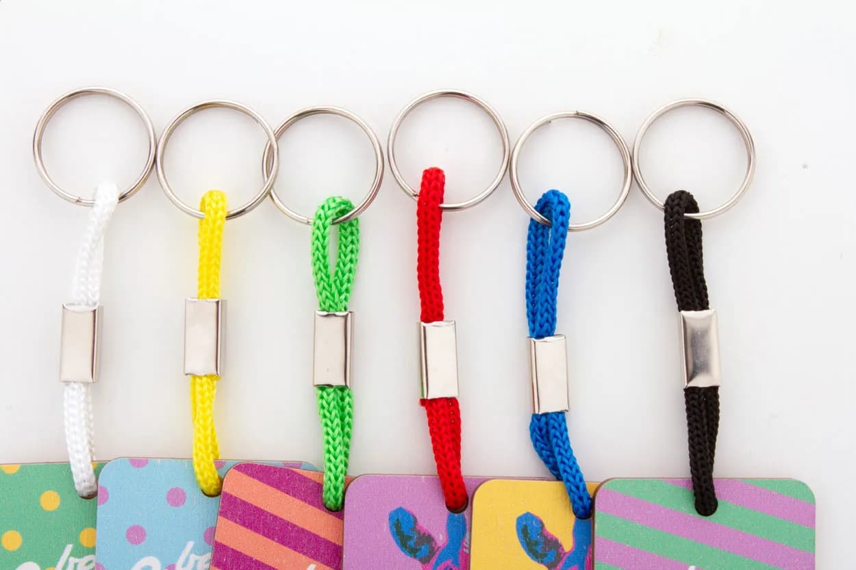 Individueller Schlüsselanhänger - Woody Plus D - weiß (-01)