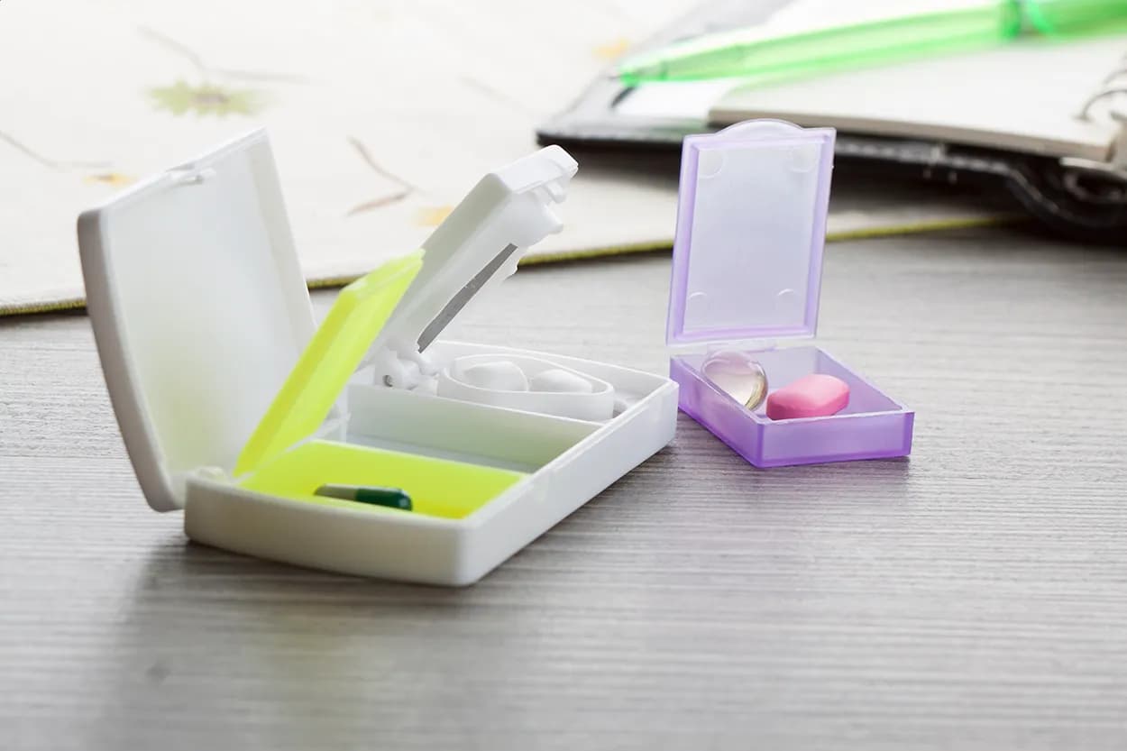 Pillendose - Doxer - weiß