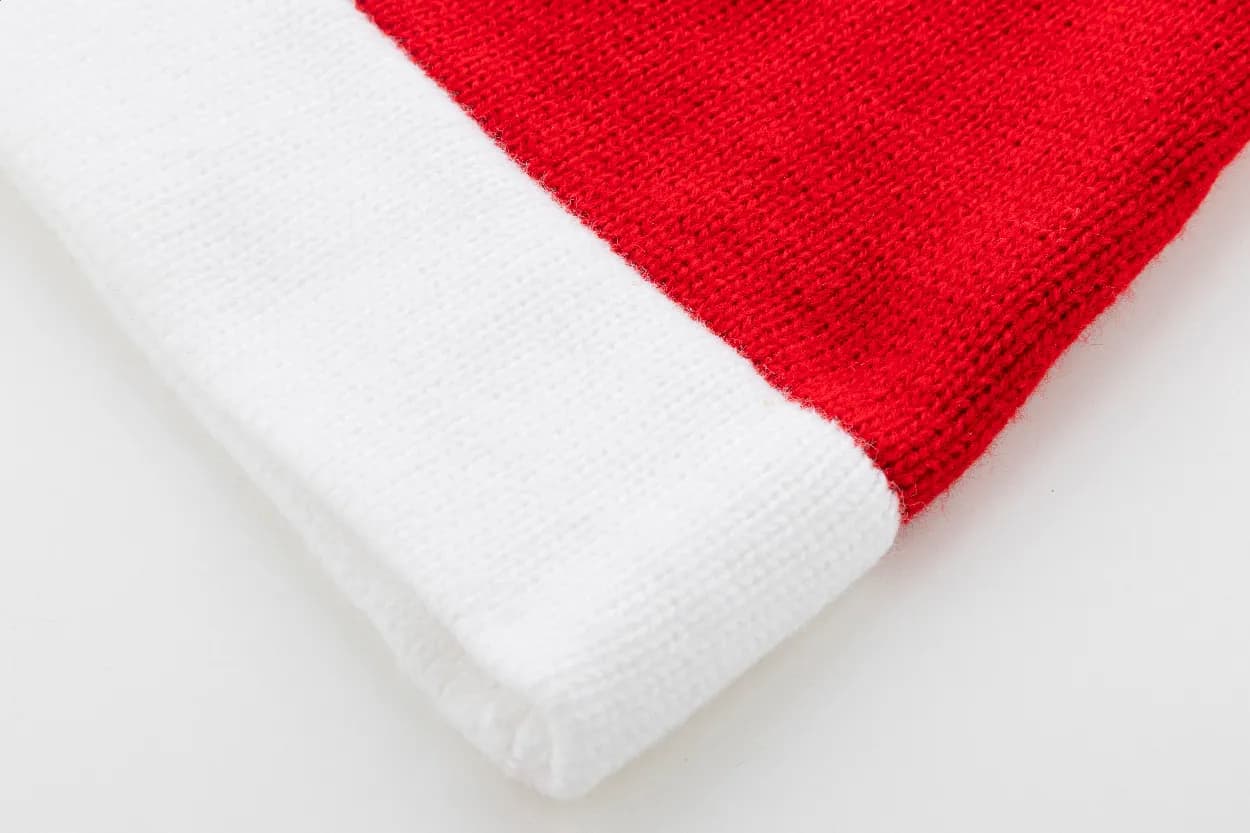 gestrickte Weihnachtsmütze - Babbo - rot (-05)