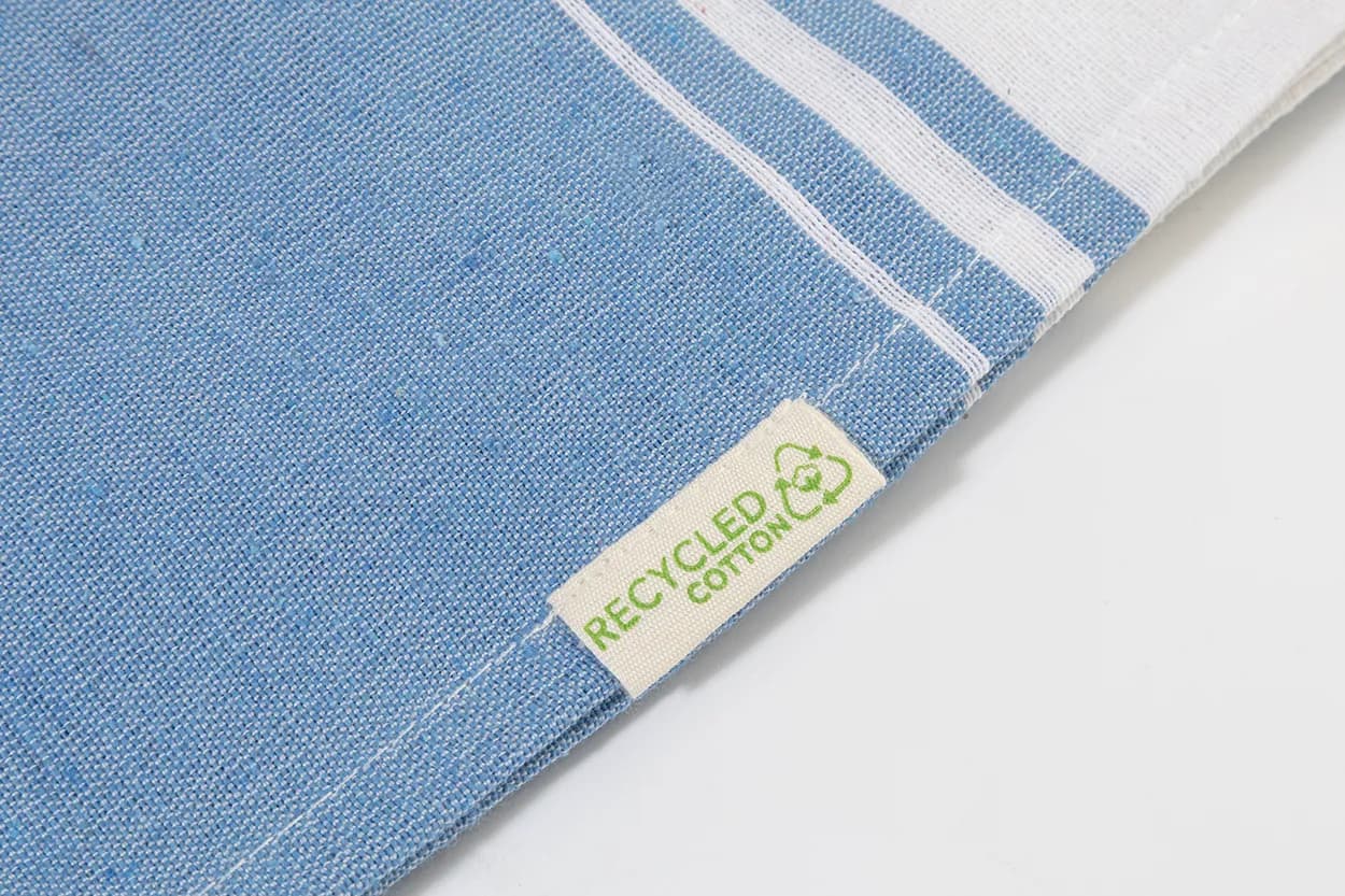 Strandtuch aus recycelter Baumwolle - Cancun - hellblau (-06V)