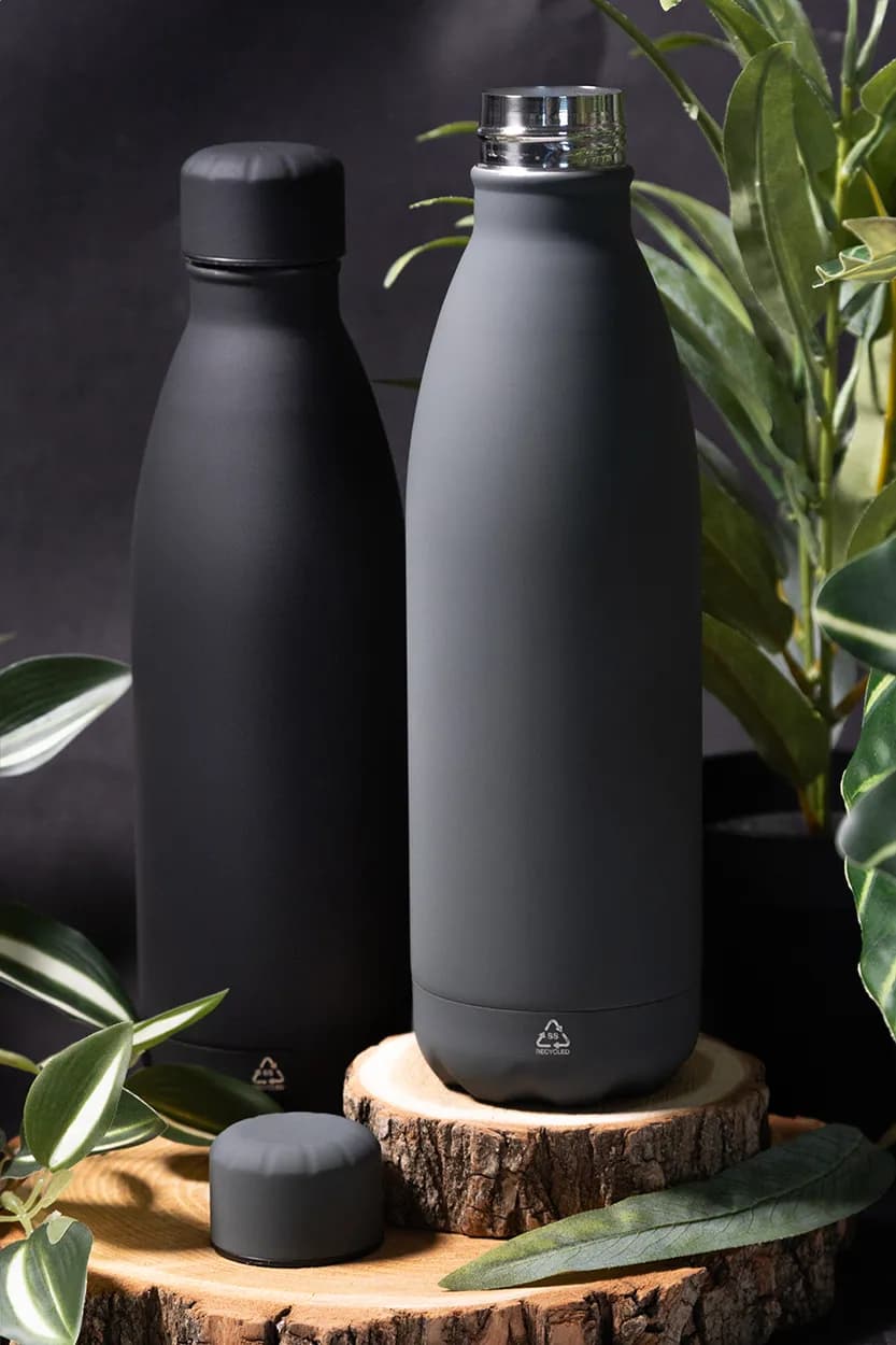 Flasche aus recyceltem Edelstahl - Refill Soft - schwarz (-10)