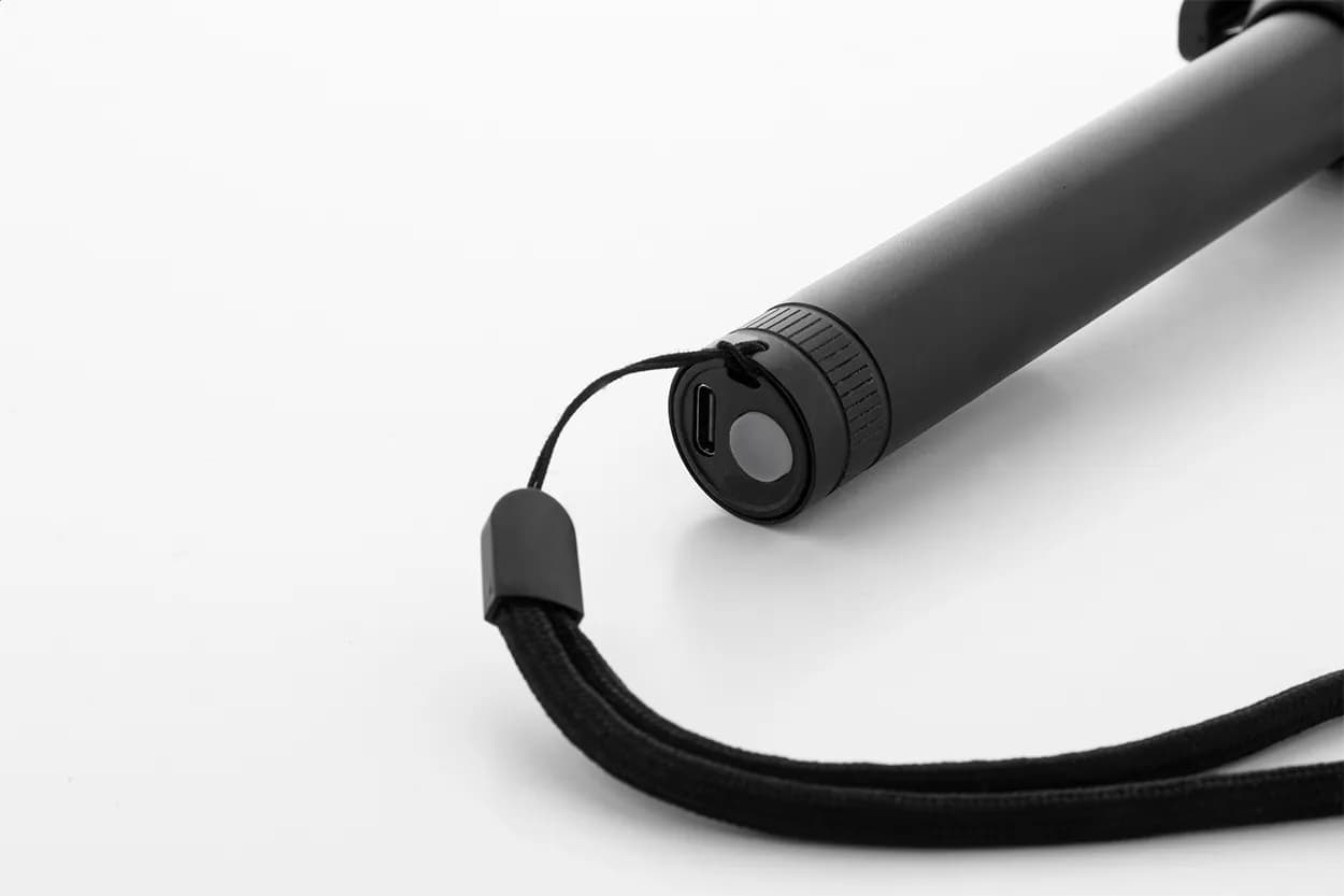 Taschenlampe mit Notfallhammer - Hemmerg - schwarz