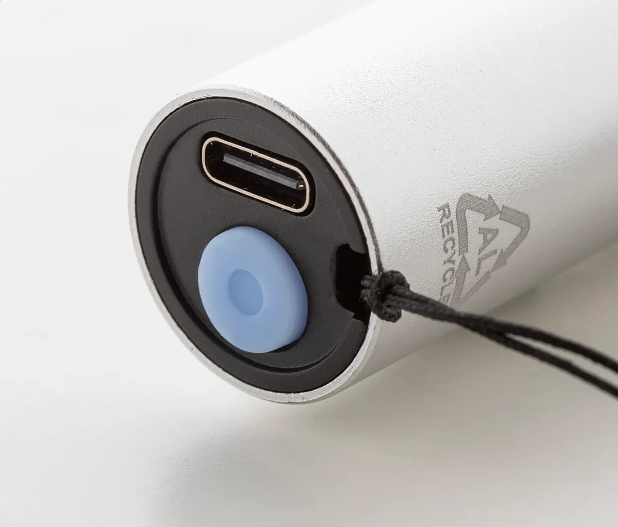 wiederaufladbare Taschenlampe aus recyceltem Aluminium - Chargelight Tone - silber (-21)