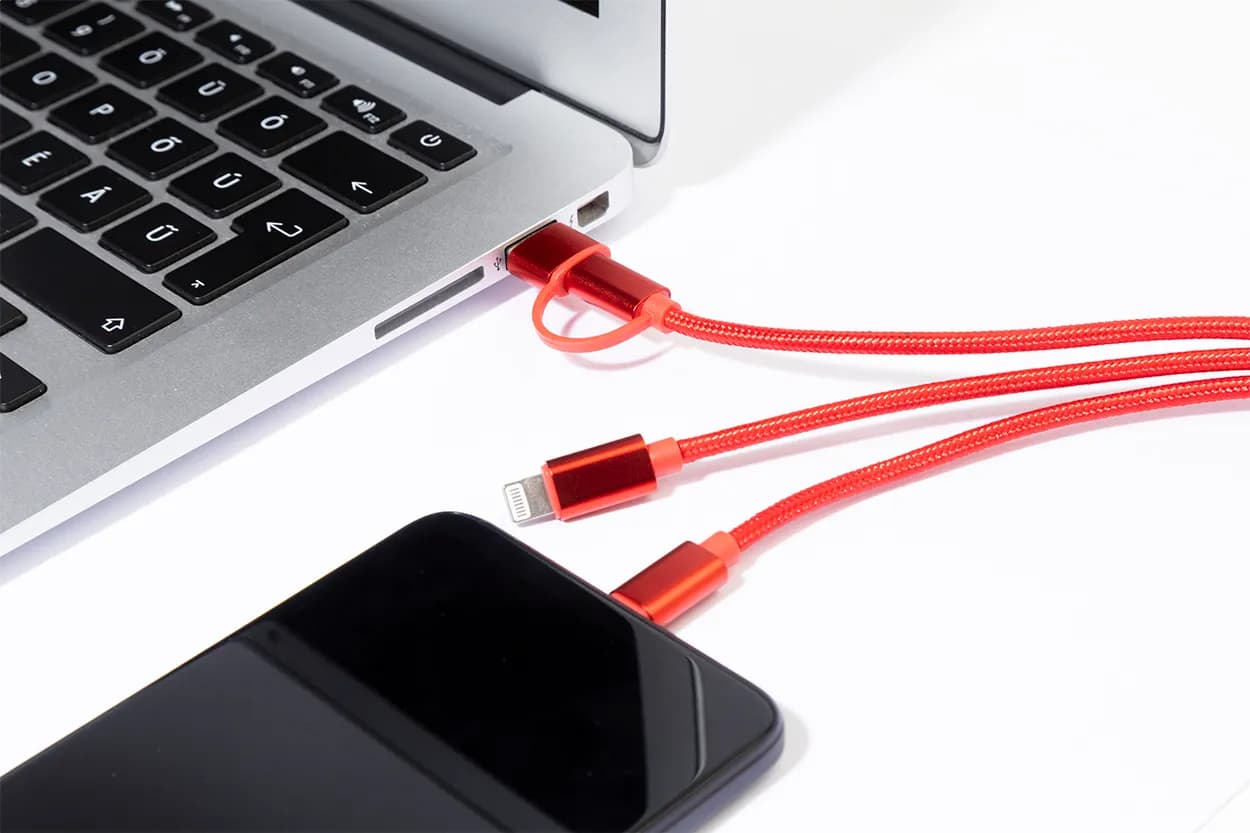 USB-Ladekabel mit Schlüsselanhänger - Rafob - rot (-05)