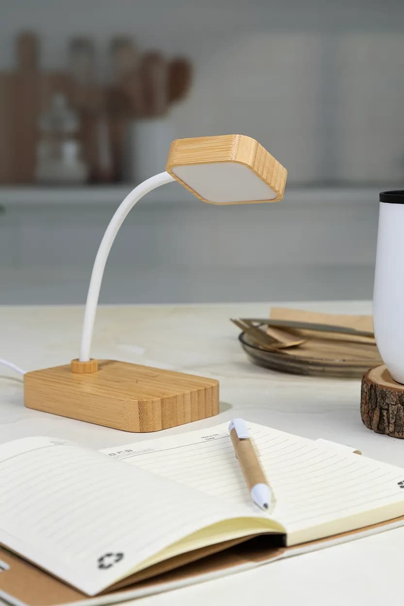 Multifunktionale Schreibtischlampe - VoltGlow - natur