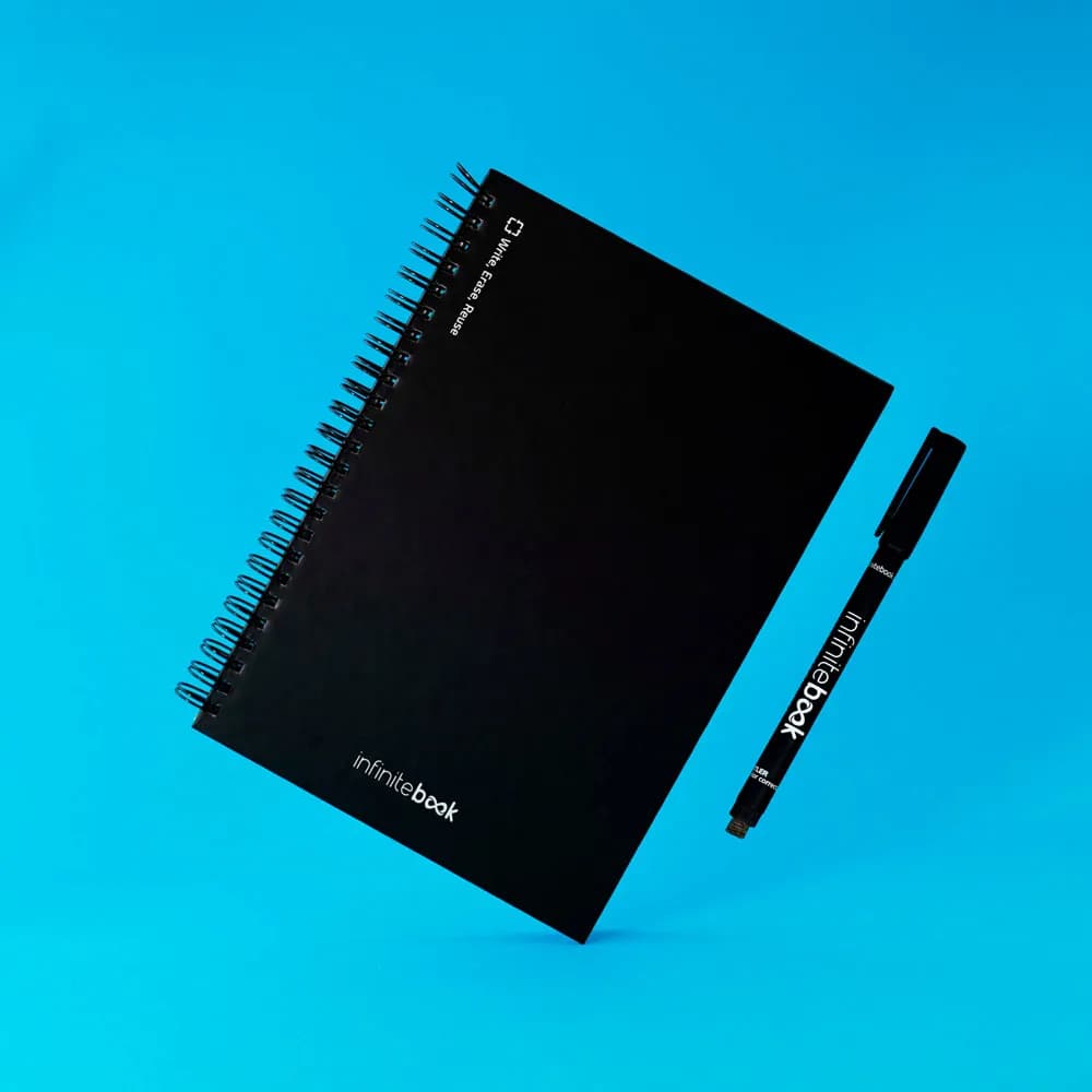 Kit bestehend aus einem Infinitebook, Reinigungsset, Marker und Markerhalter - STARTER KIT INFINITEBOOK A5 - Schwarz