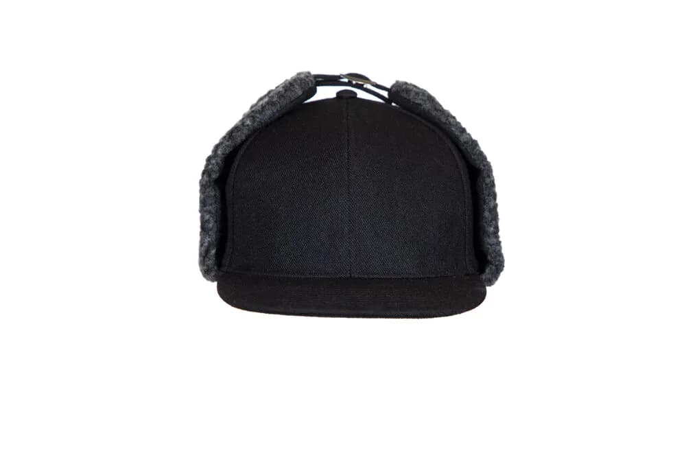 9082 CAP WITH EAR FLAPS - Schwarz