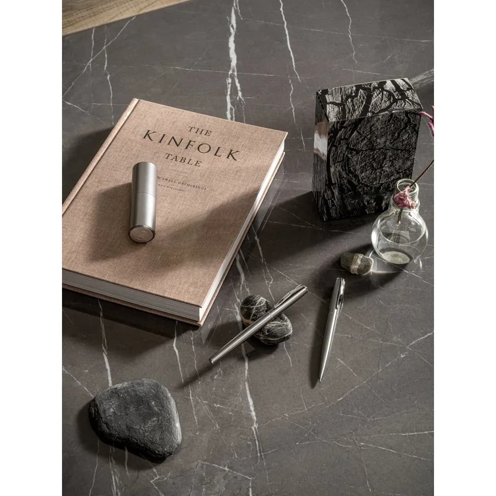 Roller- und Kugelschreiberset mit Gehäuse aus Edelstahl (53% rSS) und Clip - ELLA - Satinsilber