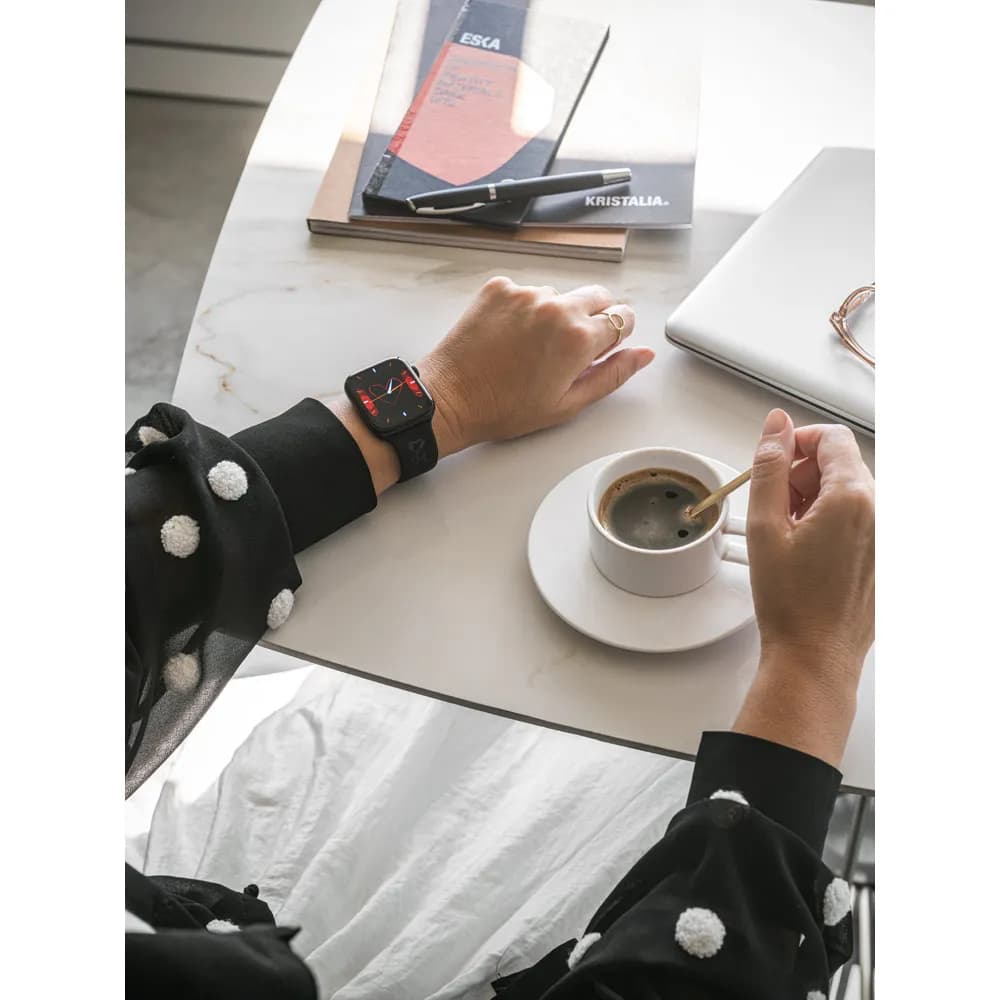 Smartwatch mit 1.85-Bildschirm, IPX4, 3 Tage Akkulaufzeit und Silikonarmband - WILES - Schwarz