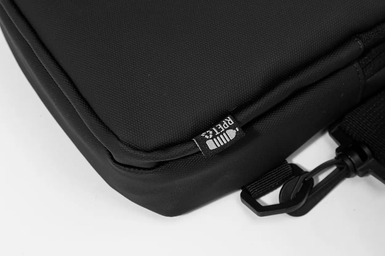 Shoulder bag, RPET - Crobud - schwarz (-10)