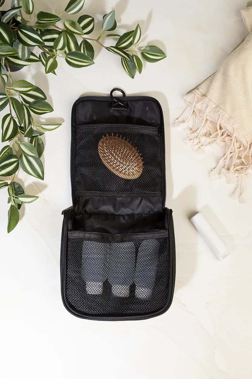 RPET Kosmetiktasche zum Hängen - Susity - schwarz (-10)