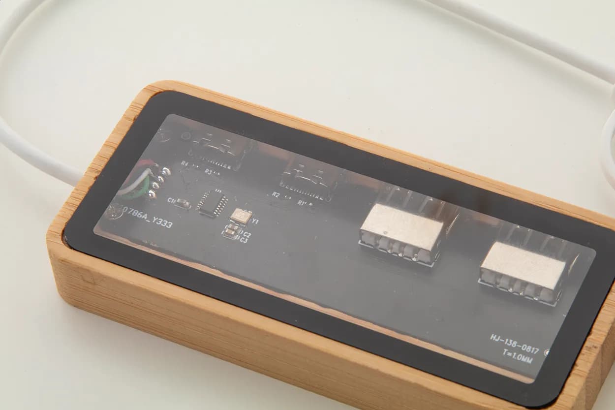 Transparenter USB-Hub - SeeHub - natur