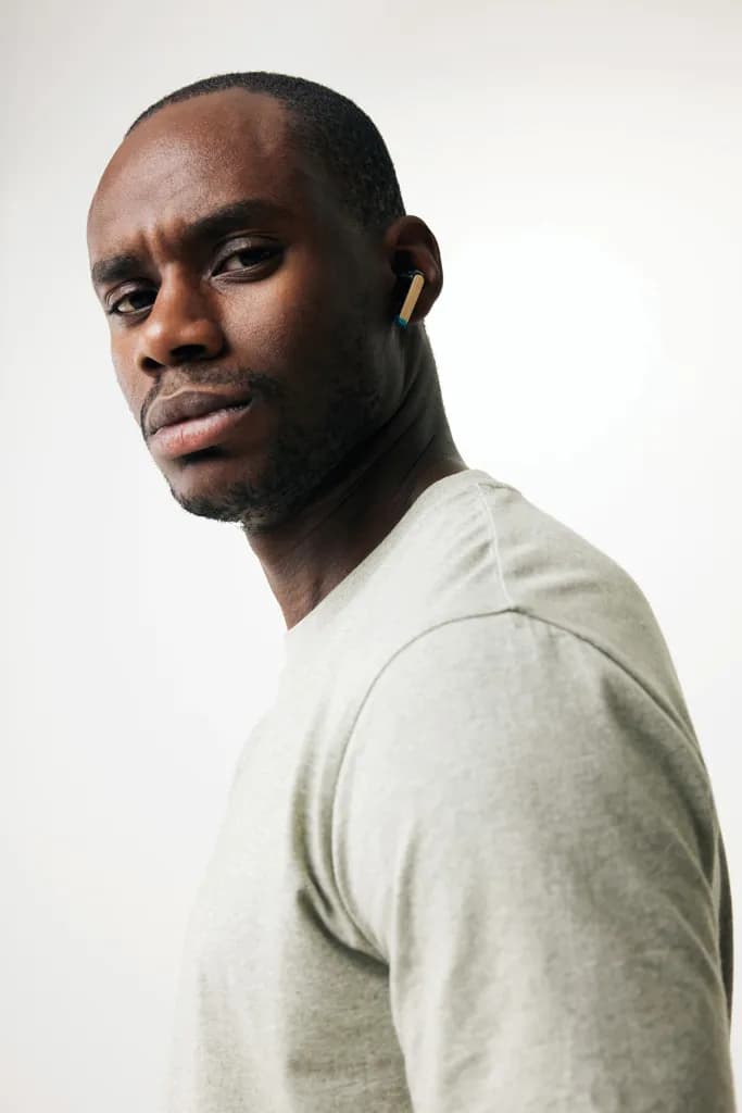 TWS-Kopfhörer aus RCS recyceltem Kunststoff und Bambus - braun