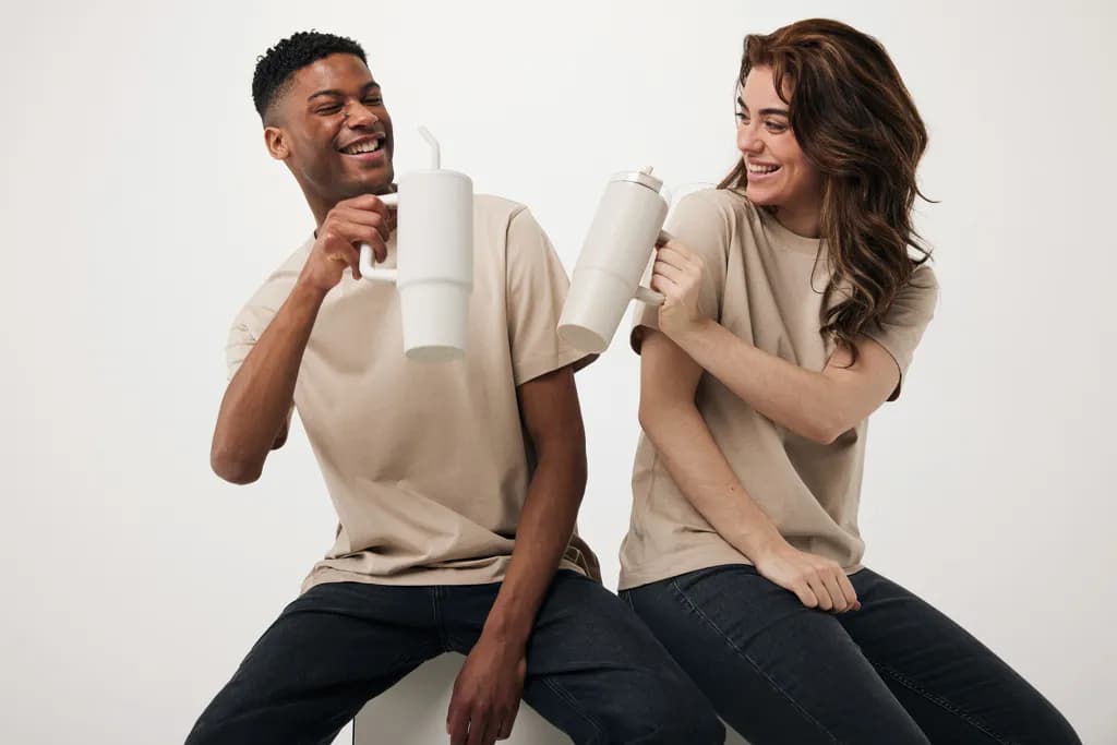 Tana Becher aus RCS recyceltem Kunststoff mit Griff 750ml - beige