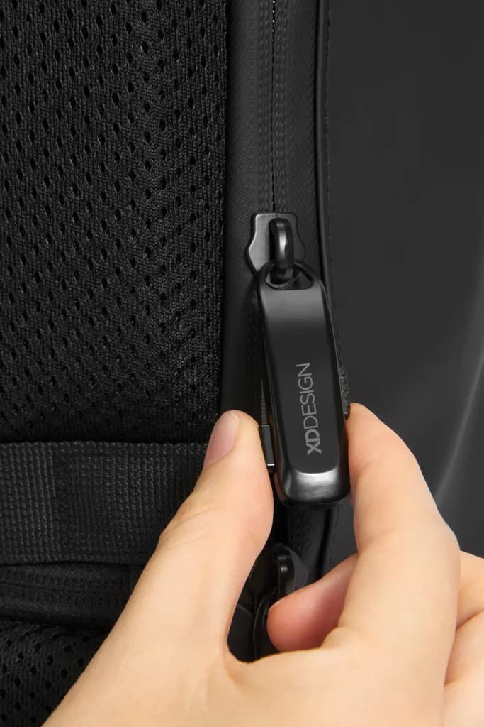 Urban wasserabweisender Flap-Top Rucksack - schwarz