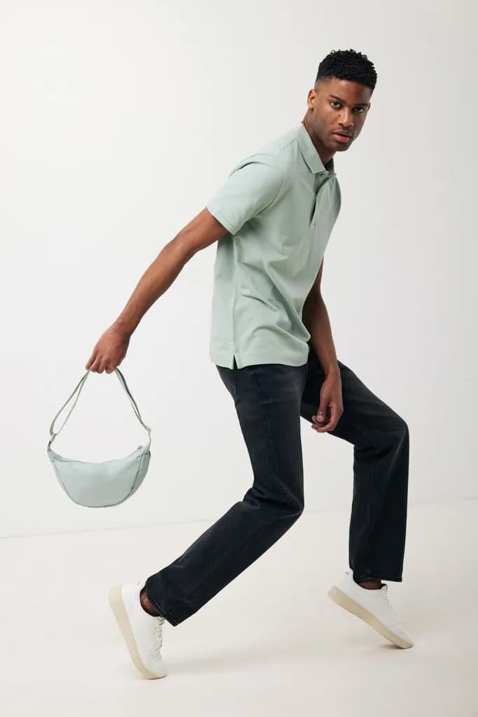 Crescent AWARE™ RPET Half-Moon Sling Tasche - Iceberg green