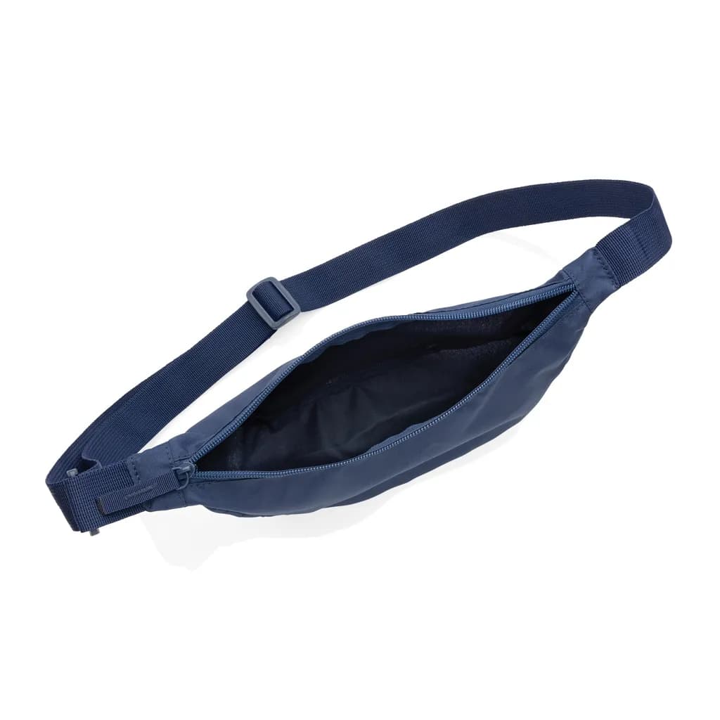 Crescent AWARE™ RPET Half-Moon Sling Tasche - navy blau