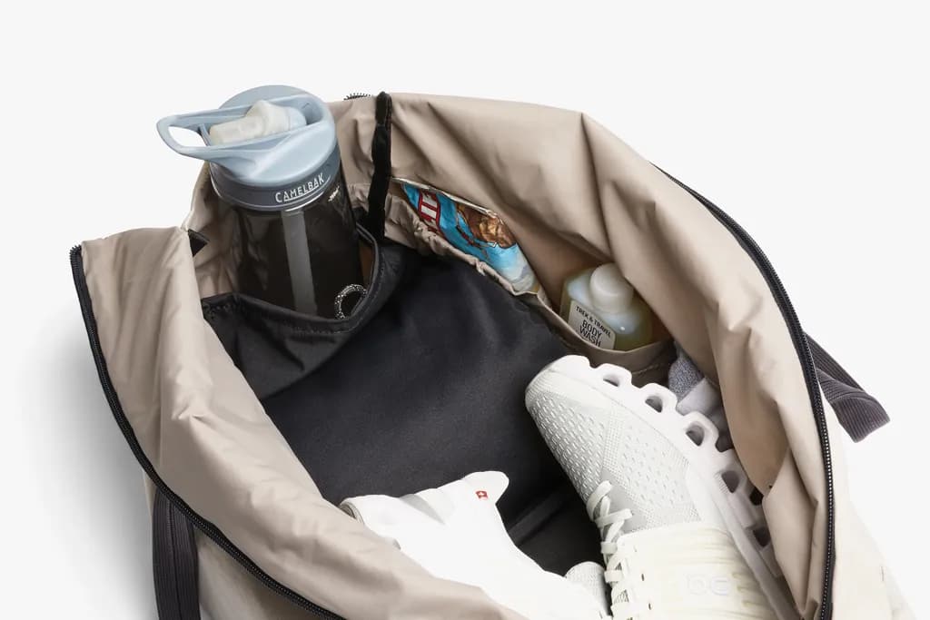Bellroy Lite Duffel - beige