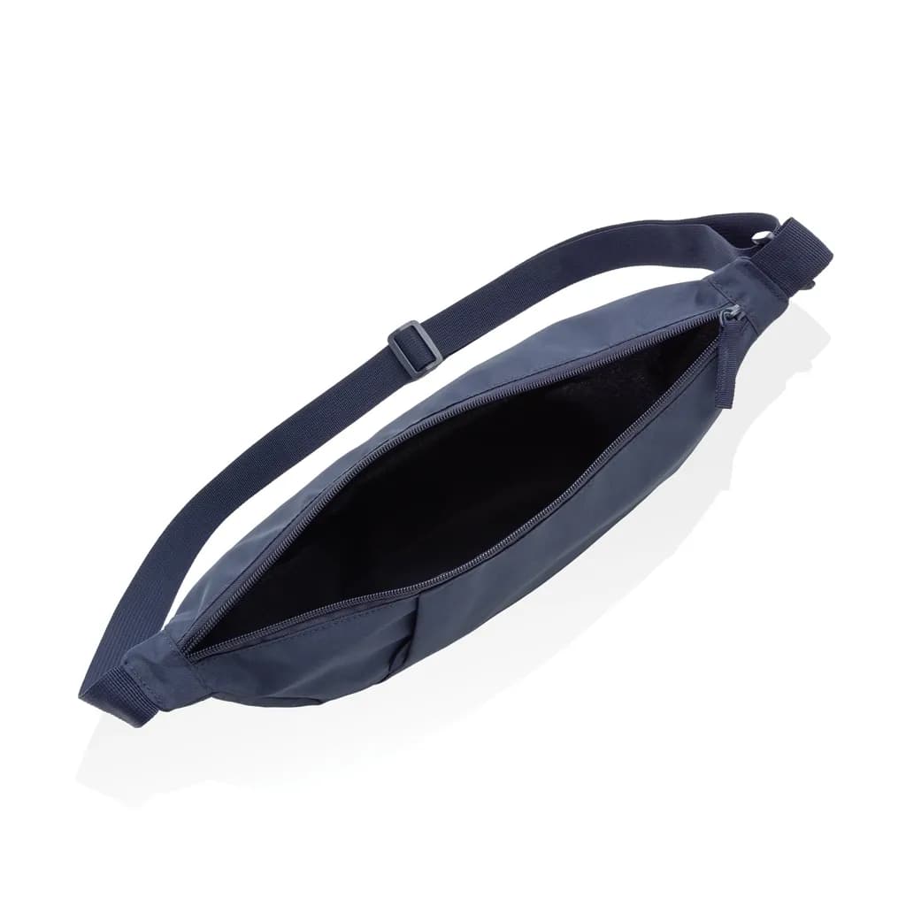 Crescent XL AWARE™ RPET Half-Moon Sling Tasche - navy blau