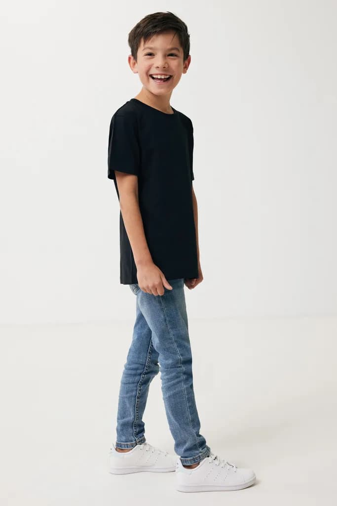 IQONIQ Koli Kids T-Shirt aus recycelter Baumwolle - schwarz