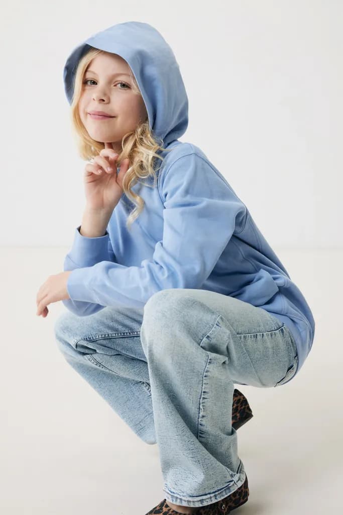 IQONIQ Yengo KidsHoodie mit Seitentaschen aus rec. Baumwolle - sky blue