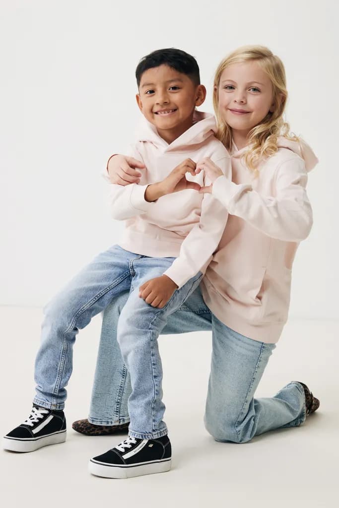 IQONIQ Yengo KidsHoodie mit Seitentaschen aus rec. Baumwolle - cloud pink