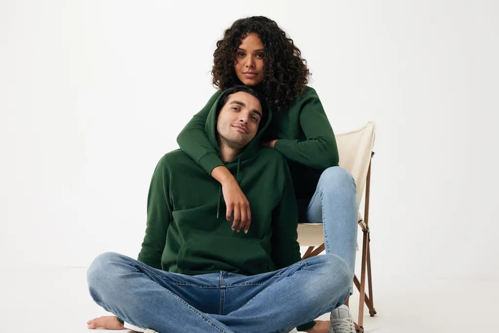 IQONIQ Rila Lightweight Hoodie aus recycelter Baumwolle - forest green