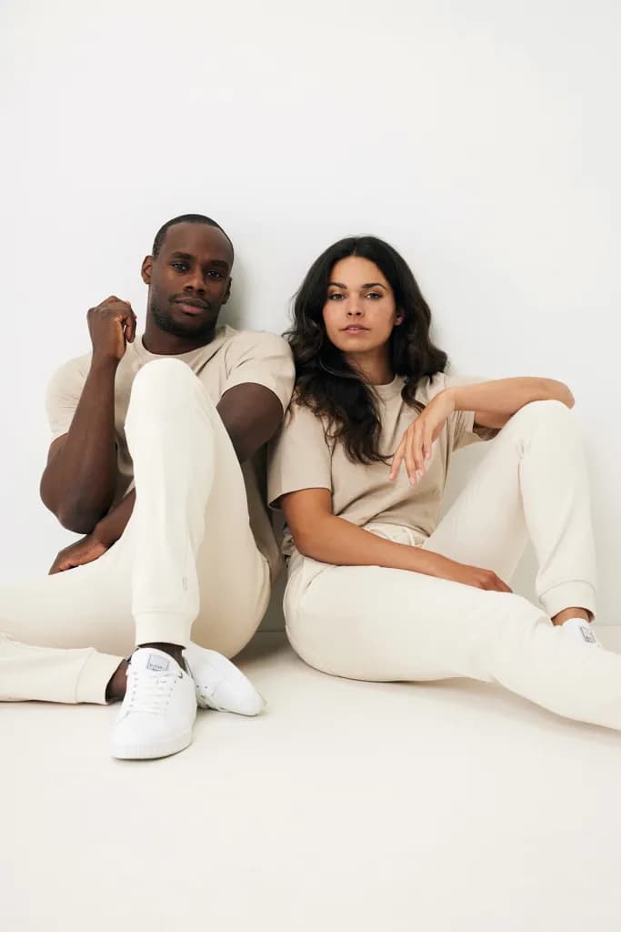 IQONIQ Cooper Jogger aus recycelter Baumwolle - natural raw