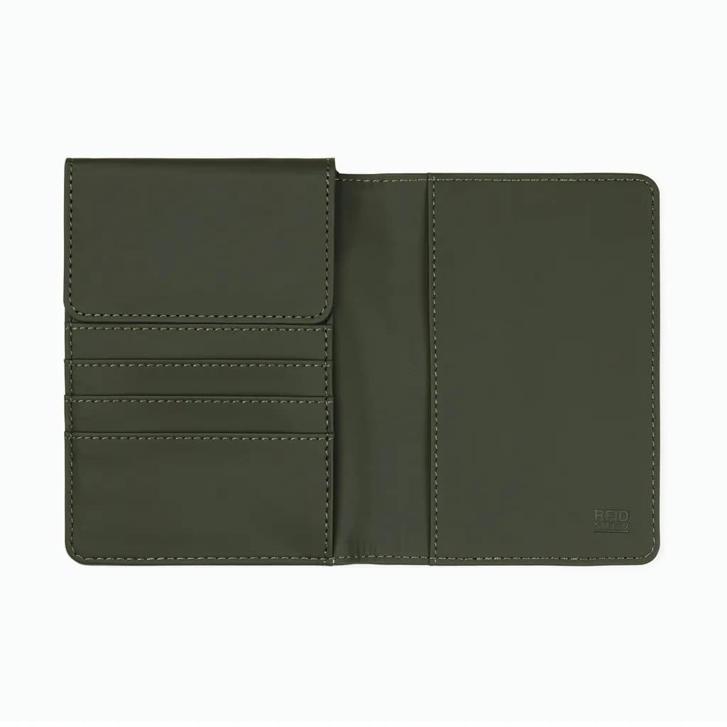 VINGA Baltimore RCS recycelte Polyester-RFID-Reisepasshülle - grün